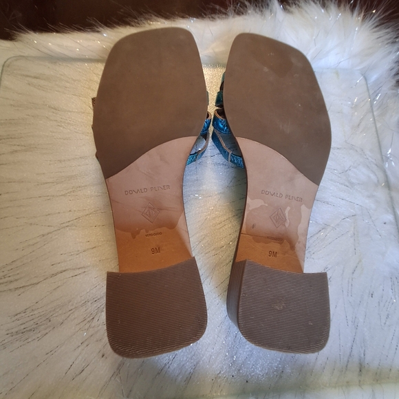 Donald Pliner Bettamy Bejeweled Leather Turquoise Slides Slip-On Sandals Size 9 - Picture 14 of 16